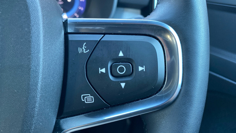 Volvo XC40 2.0 B3P Core 5dr Auto Petrol Estate